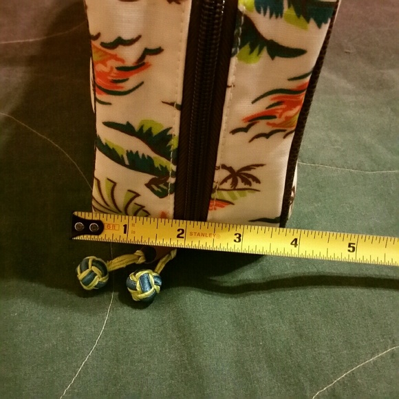 Stephanie Johnson Cosmetic Toiletries case. NEW - Picture 4 of 8